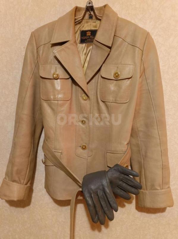 Продам молодежные женские курточки из натуральной кожи: 1-3 фото размер  2XL,4 фото-размер L,на 5-6 - Орск