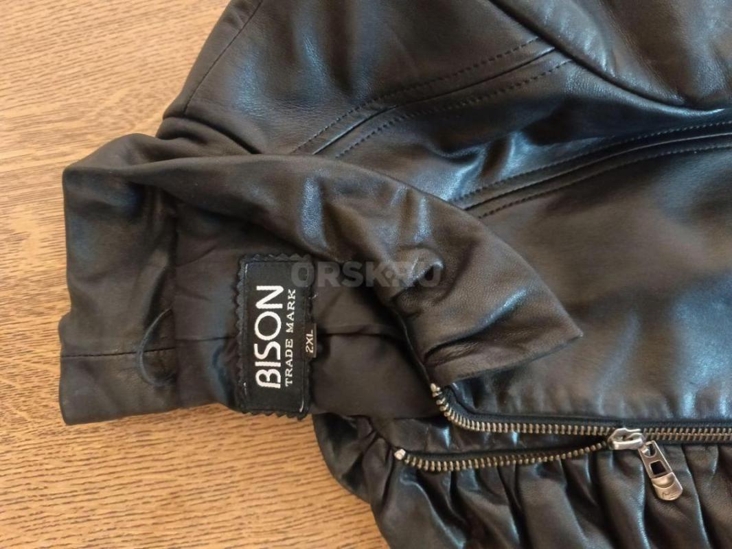 Продам молодежные женские курточки из натуральной кожи: 1-3 фото размер  2XL,4 фото-размер L,на 5-6 - Орск