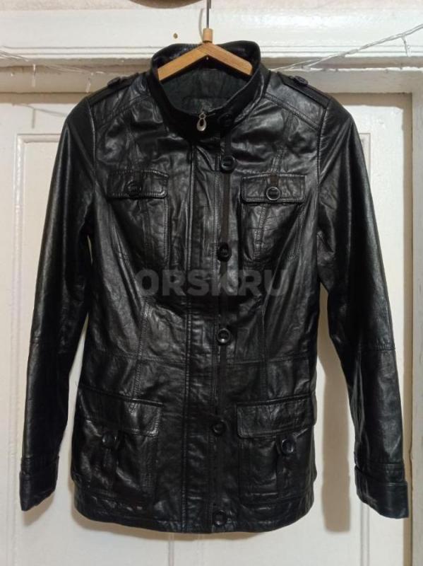 Продам молодежные женские курточки из натуральной кожи: 1-3 фото размер  2XL,4 фото-размер L,на 5-6 - Орск