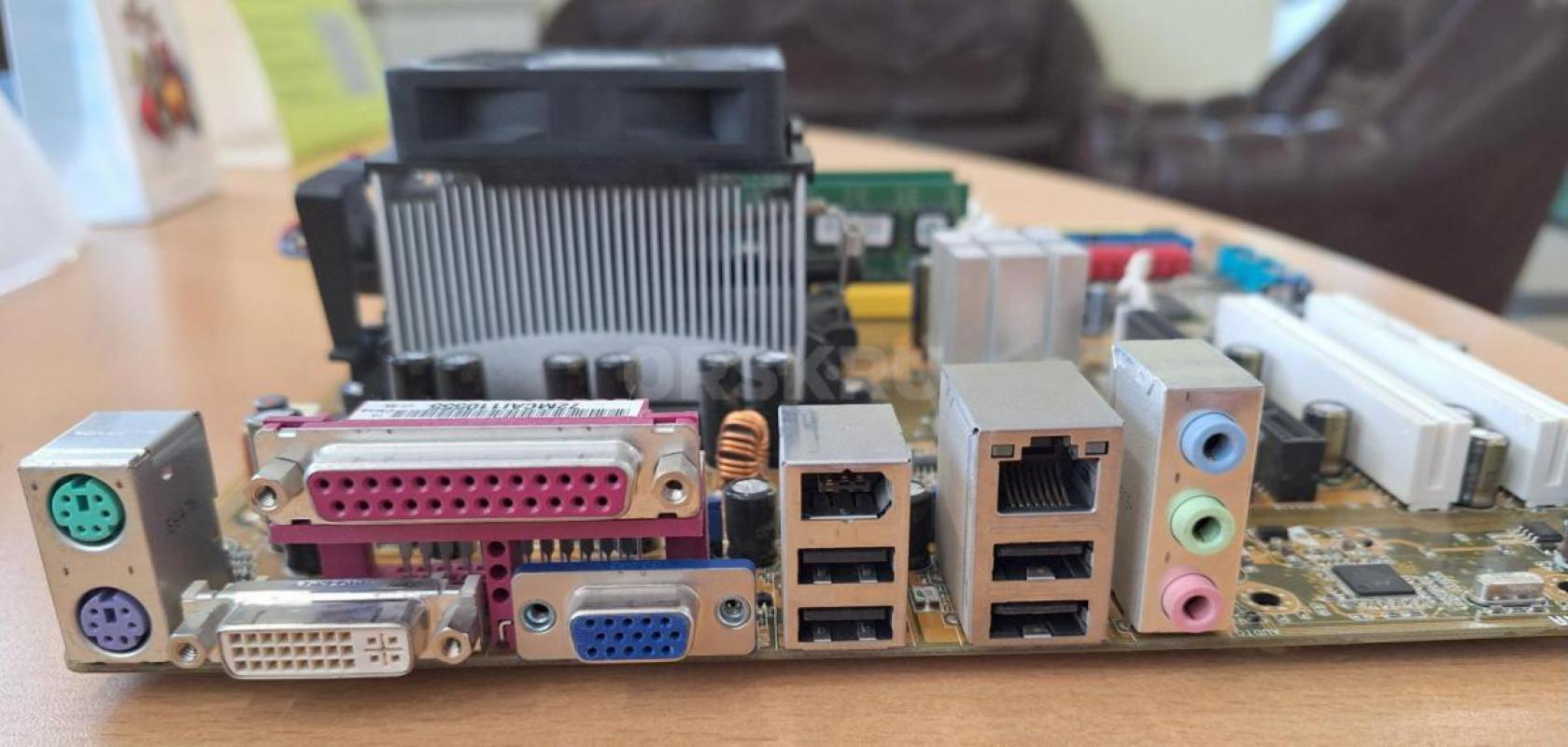 Комплектующие для компьютера:
- Процессор: Трехъядерный AMD Athlon II X3 455, 3300 MHz

- Материн - Орск