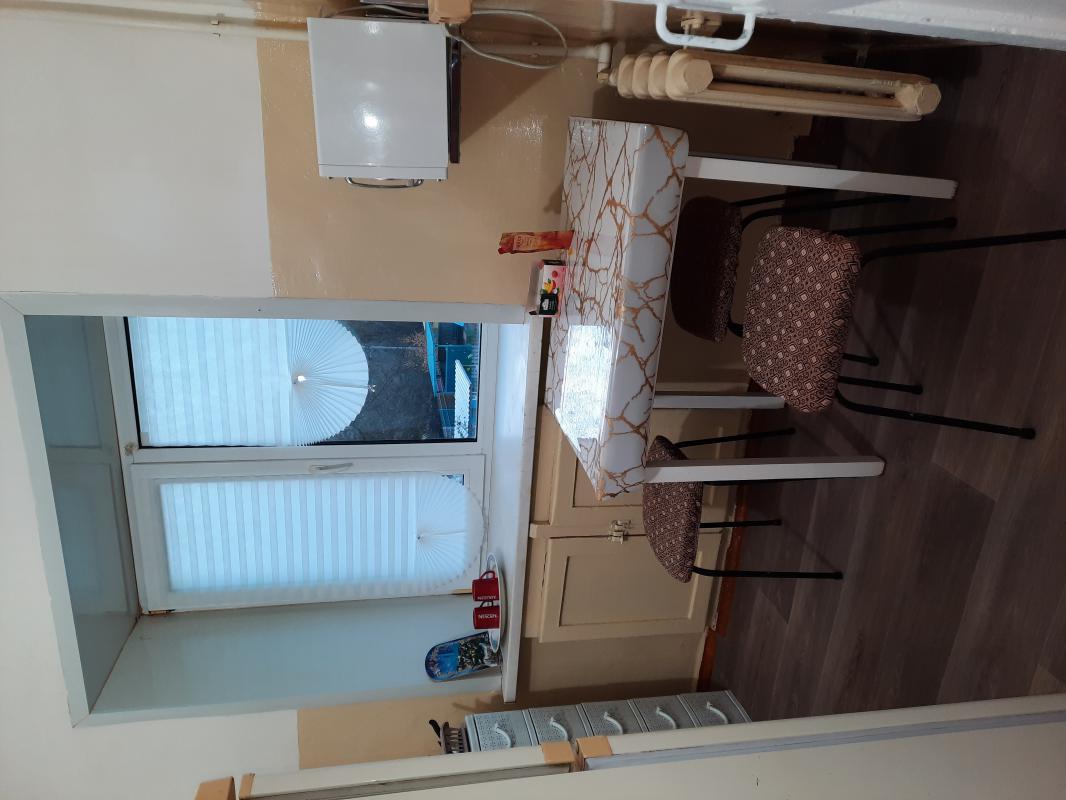 3-х комнатная, 17000 руб, коммунальные включены,  свч, стиральная машина,  холодильник,  шкаф, пылес - Новотроицк