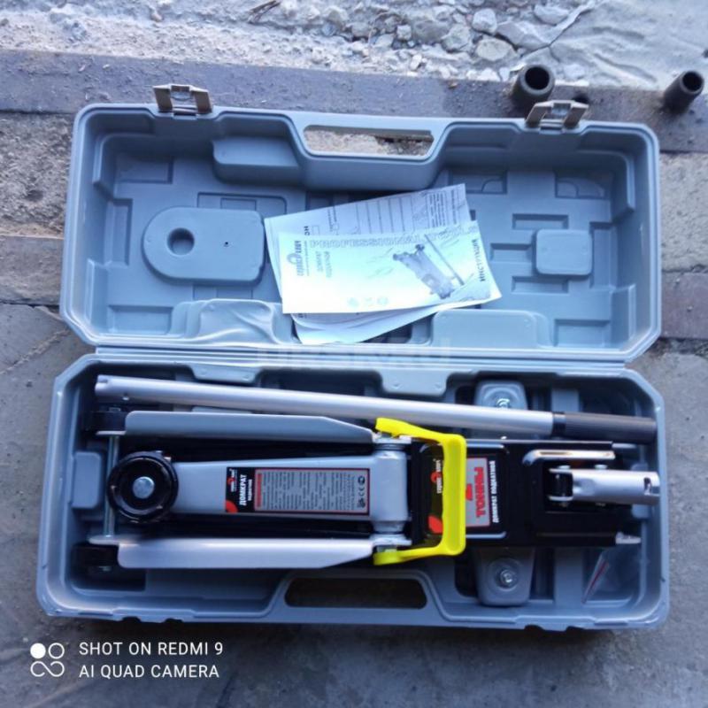 Домкрат подкатной 2 тонны для внедорожников новый - Орск