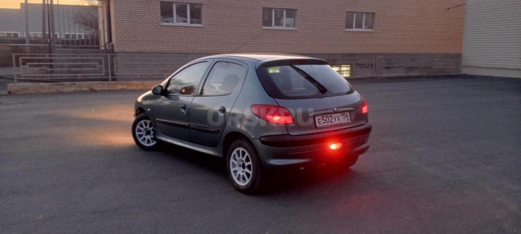 Продам шустрый, экономичный авто в красивом редком цвете,в хорошем состоянии для своих лет, Мотор ко - Орск