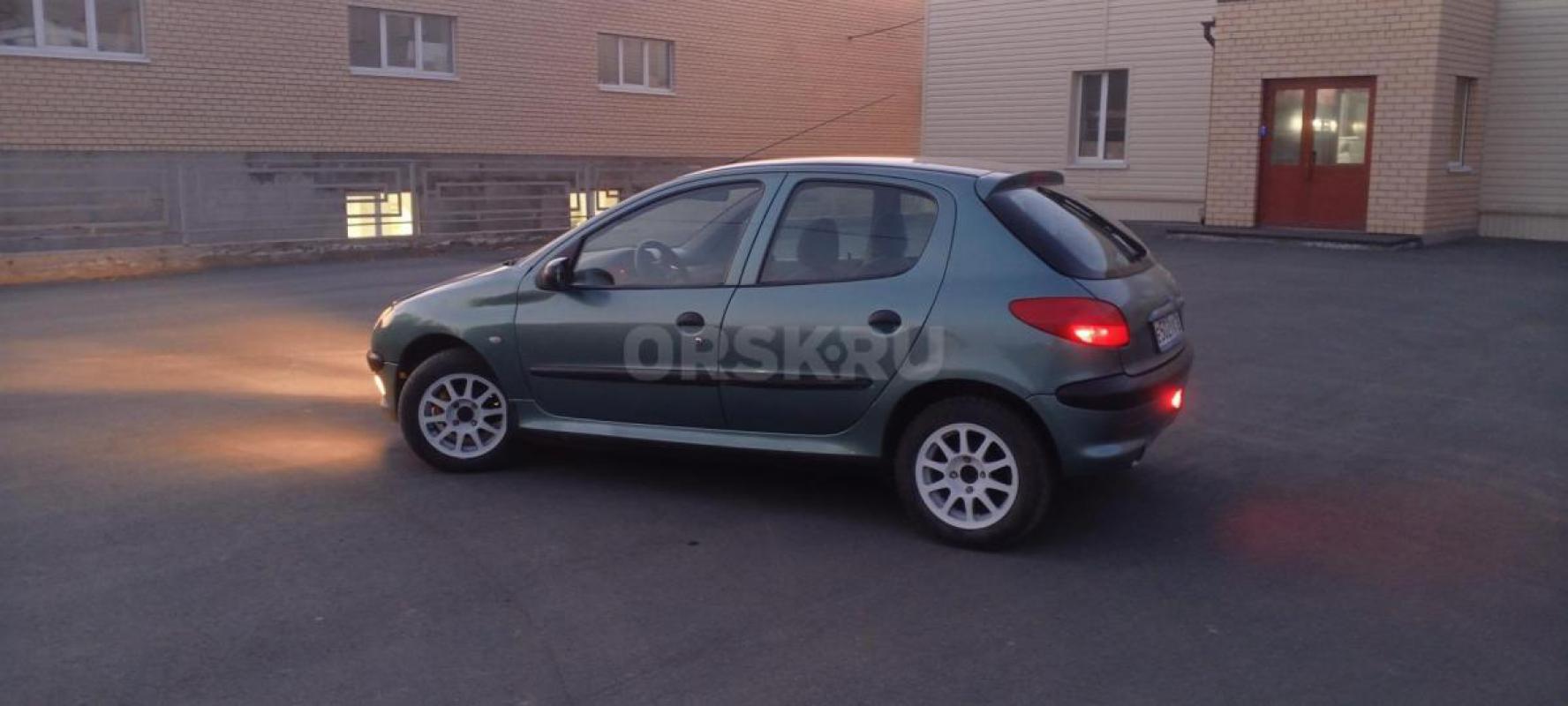 Продам шустрый, экономичный авто в красивом редком цвете,в хорошем состоянии для своих лет, Мотор ко - Орск