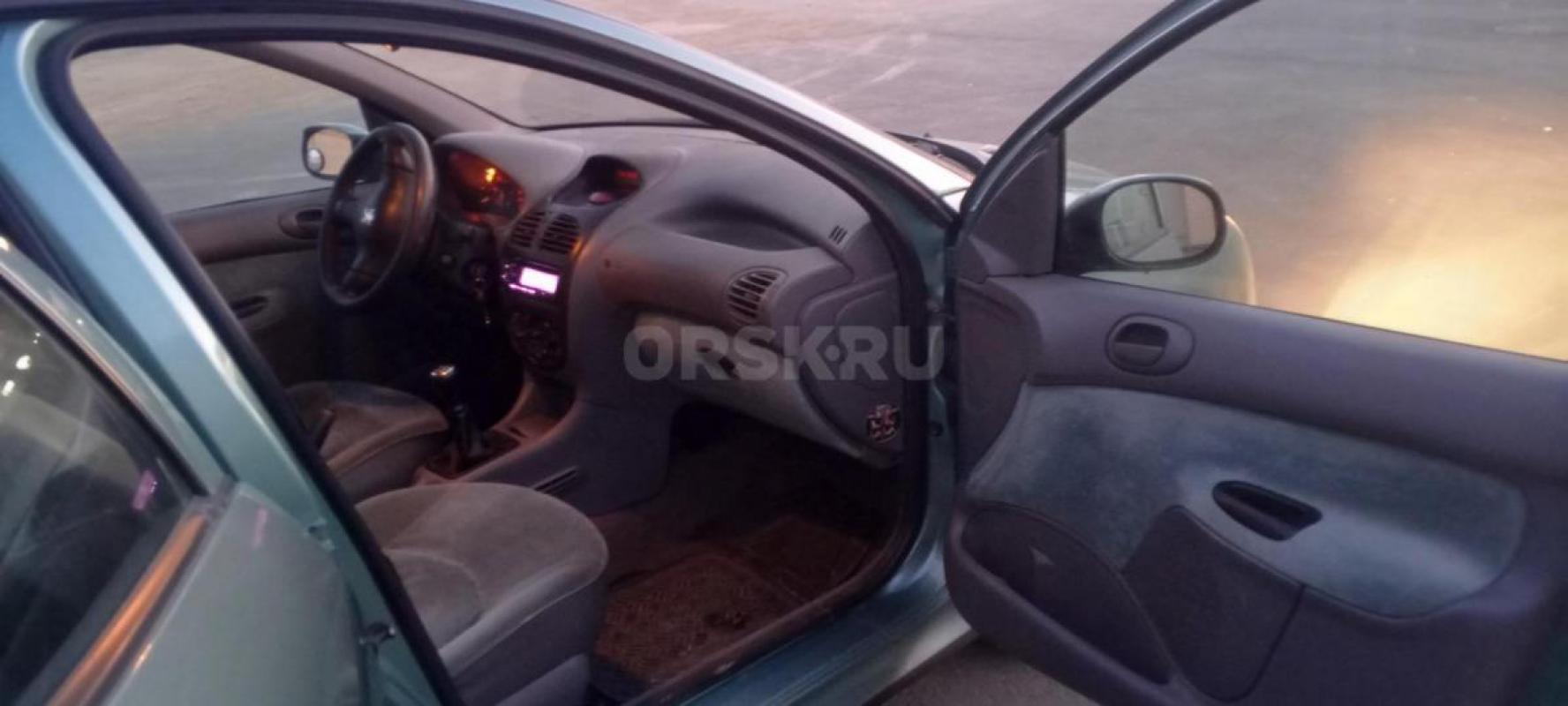 Продам шустрый, экономичный авто в красивом редком цвете,в хорошем состоянии для своих лет, Мотор ко - Орск