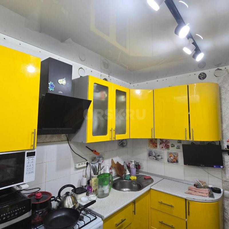 Продам кухню верх,угловую,без техники ,угол на право. - Орск