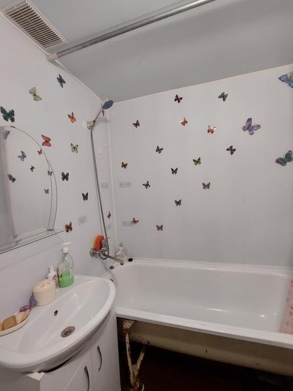 Продаётся уютная трехкомнатная квартира площадью 62 квадратных метра на седьмом этаже девятиэтажного - Новотроицк