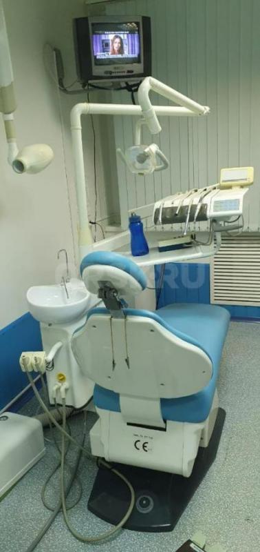 Стоматологическая установка FJ 22A с нижней подачей 5 инструментов, негатоскоп + стул врача дизайн F - Орск
