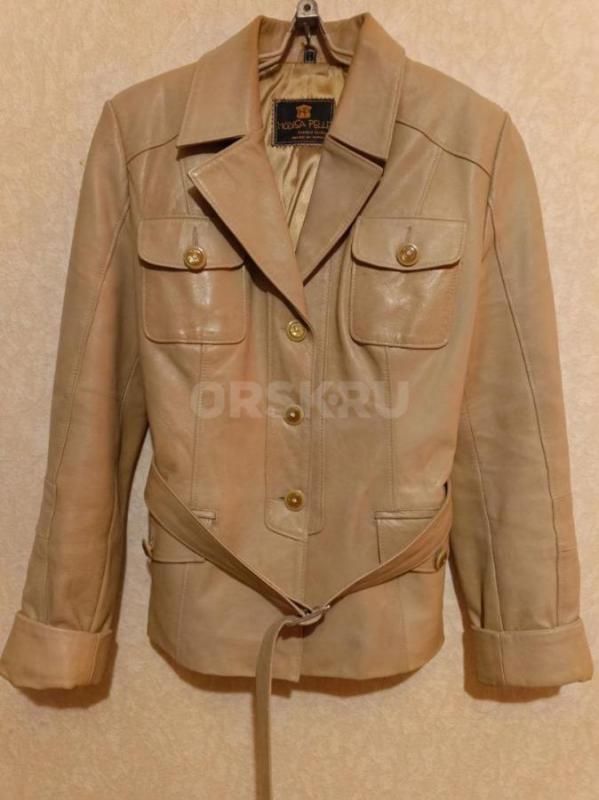 Продам сапоги  женские д/с ,новые,39 размера за 1200 руб и куртку женскую из натуральной кожи размер - Орск