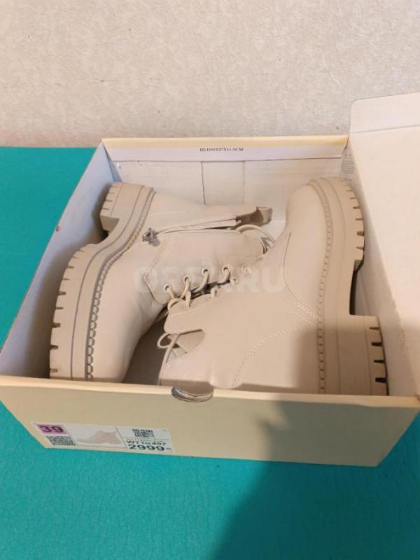 Продам сапоги  женские д/с ,новые,39 размера за 1200 руб и куртку женскую из натуральной кожи размер - Орск