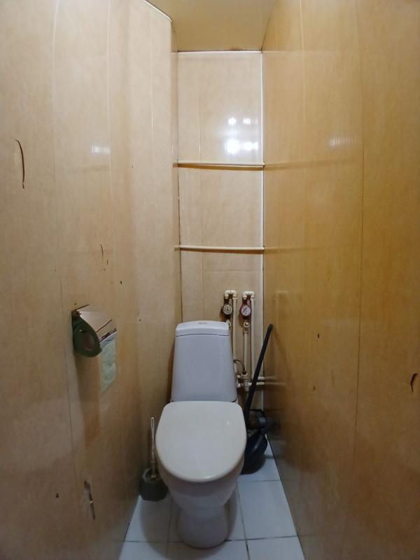 Продается 3-комнатная квартира на комфортном этаже с раздельными комнатами   по адресу: г. - Новотроицк