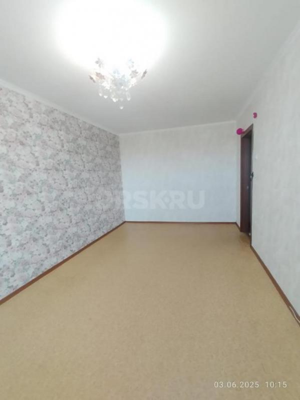 Продам долю в квартире 2-х комнатной улучшенной планировке. - Орск