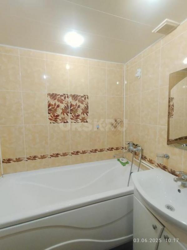 Продам долю в квартире 2-х комнатной улучшенной планировке. - Орск