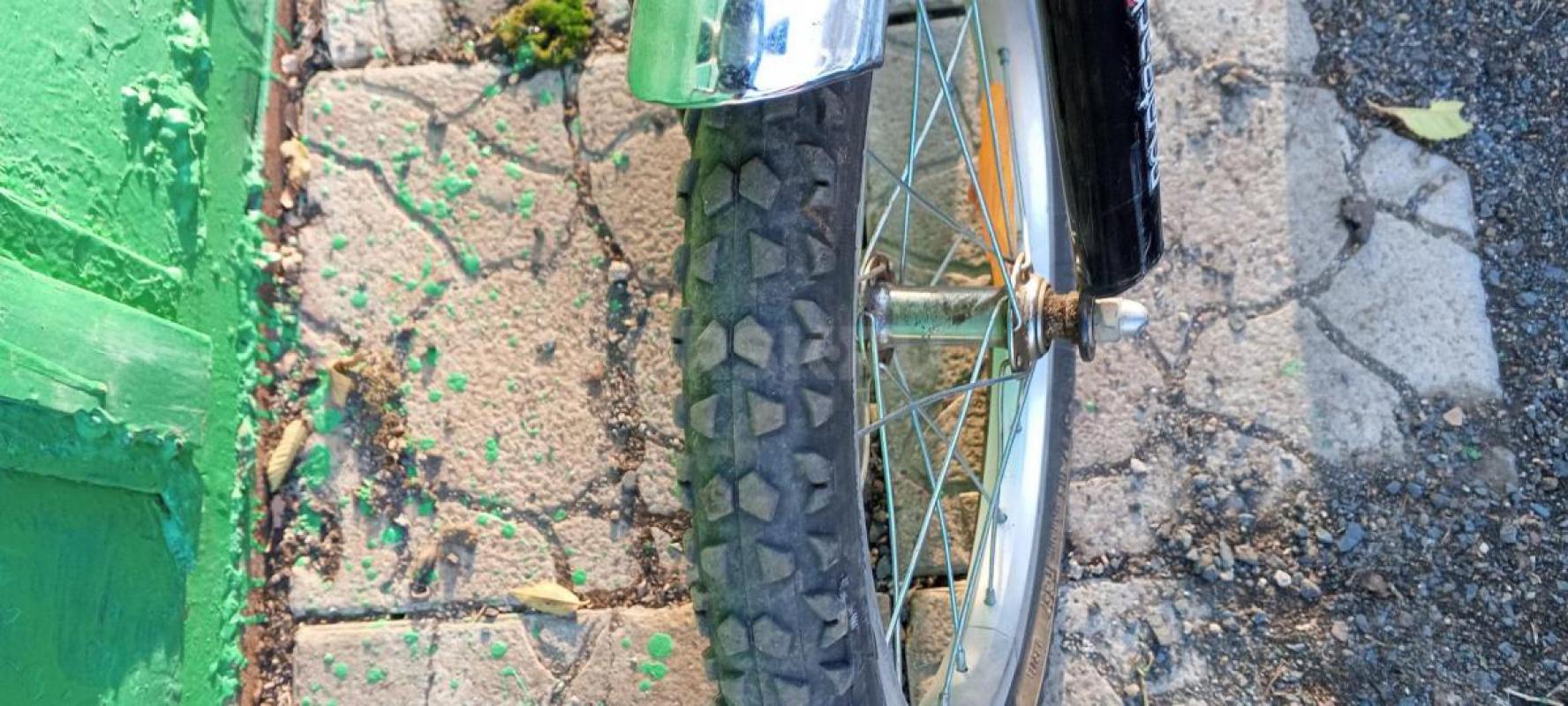 Продам детский велосипед в хорошем состоянии,колеса на 16+ дополнительные боковые колеса. - Орск