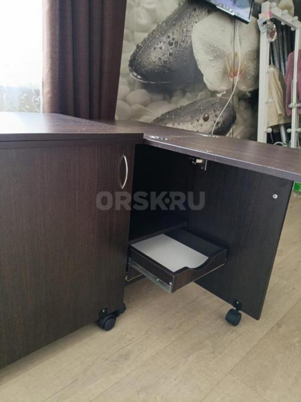 Продам зеркало напольное с подсветкой в полный рост = 5500 руб и швейный стол трансформер, в сложенн - Орск