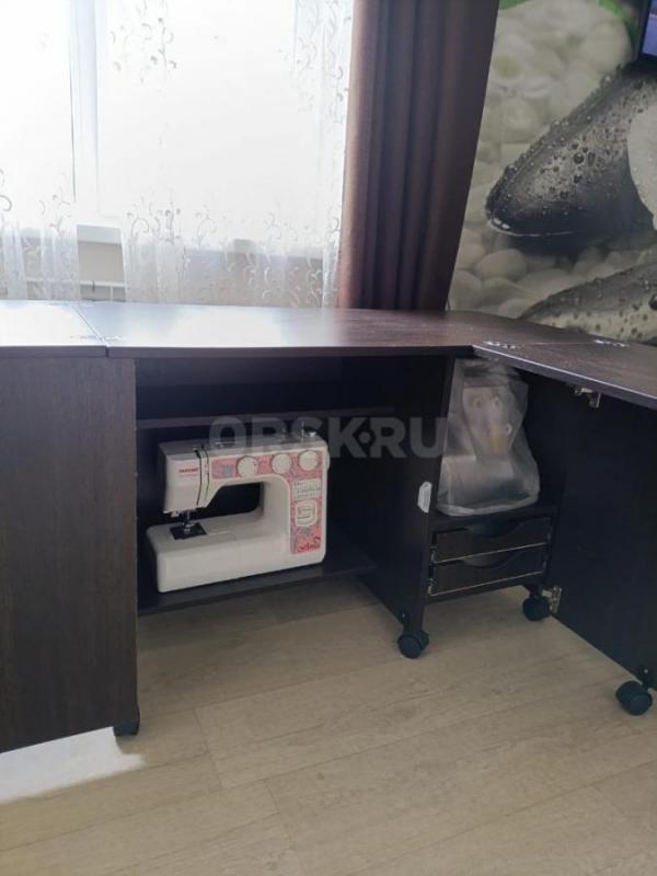 Продам зеркало напольное с подсветкой в полный рост = 5500 руб и швейный стол трансформер, в сложенн - Орск