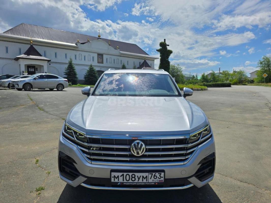 Дилерский VOLKSWAGEN TOUAREG в БОГАТЕЙШЕЙ Комплектации БИЗНЕС R-Line = Практически в НОВОМ Состояние - Орск