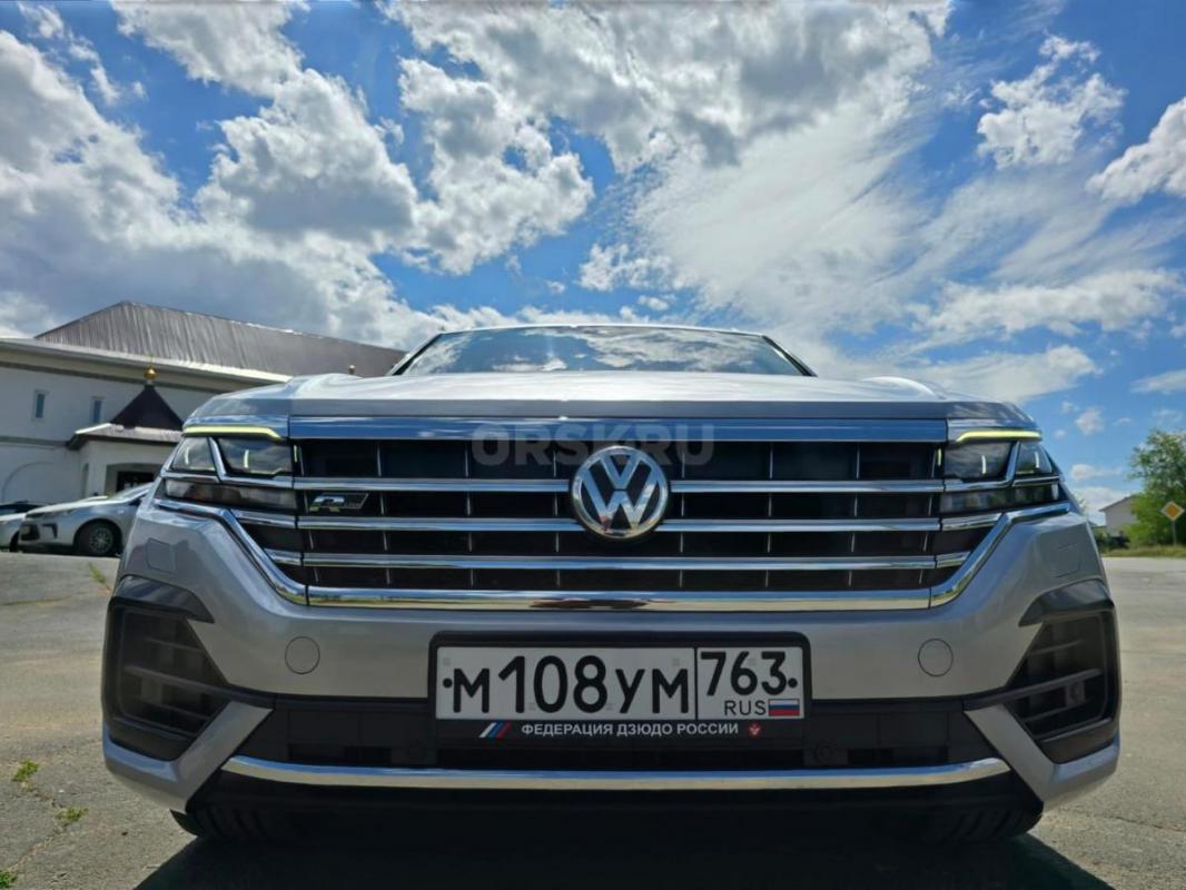 Дилерский VOLKSWAGEN TOUAREG в БОГАТЕЙШЕЙ Комплектации БИЗНЕС R-Line = Практически в НОВОМ Состояние - Орск