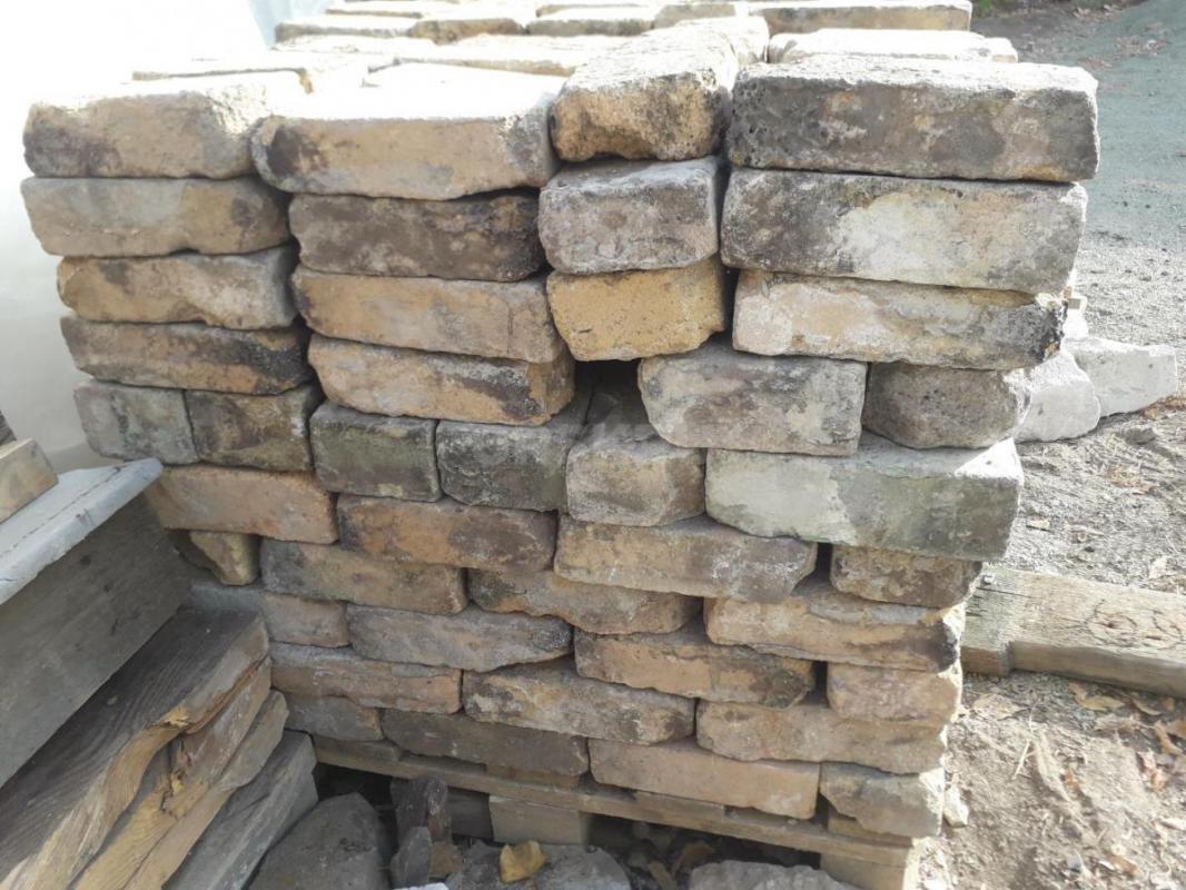 Шамотный жёлтый огнеупорный кирпич БУ, разной марки, прямой около 70шт., со скосом около 40шт., поло - Орск