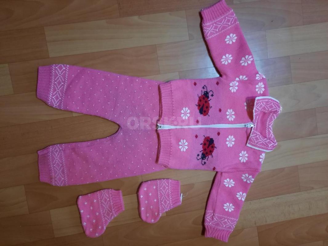 для девочки с рождения: 1-3)комбинезон 0-2г=600р; 2)зимний комбинезон (подклад не отстегивается)=450 - Орск