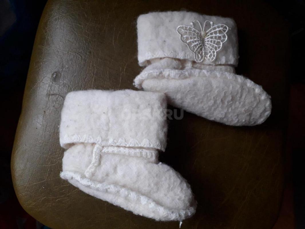 для девочки с рождения: 1-3)комбинезон 0-2г=600р; 2)зимний комбинезон (подклад не отстегивается)=450 - Орск