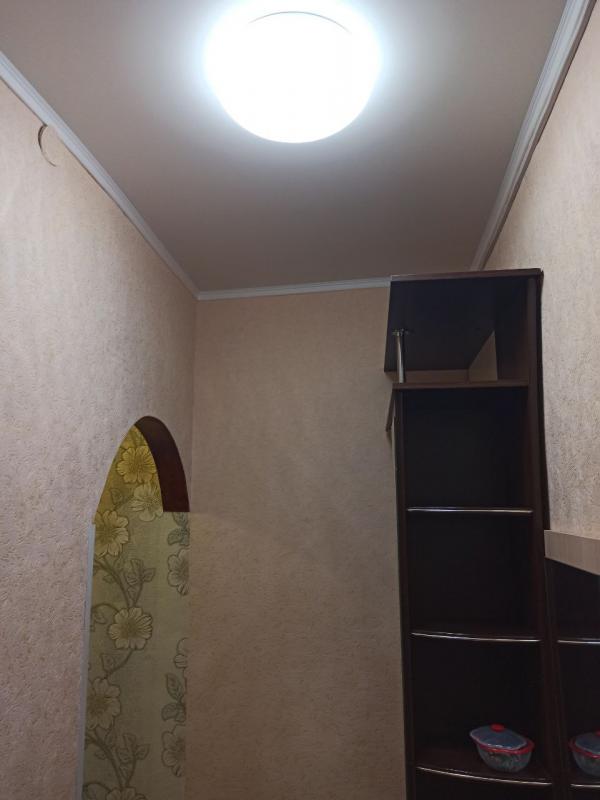 Продаётся  светлая и уютная однокомнатная квартира просто вьезжай и живи без вложений, г. - Новотроицк