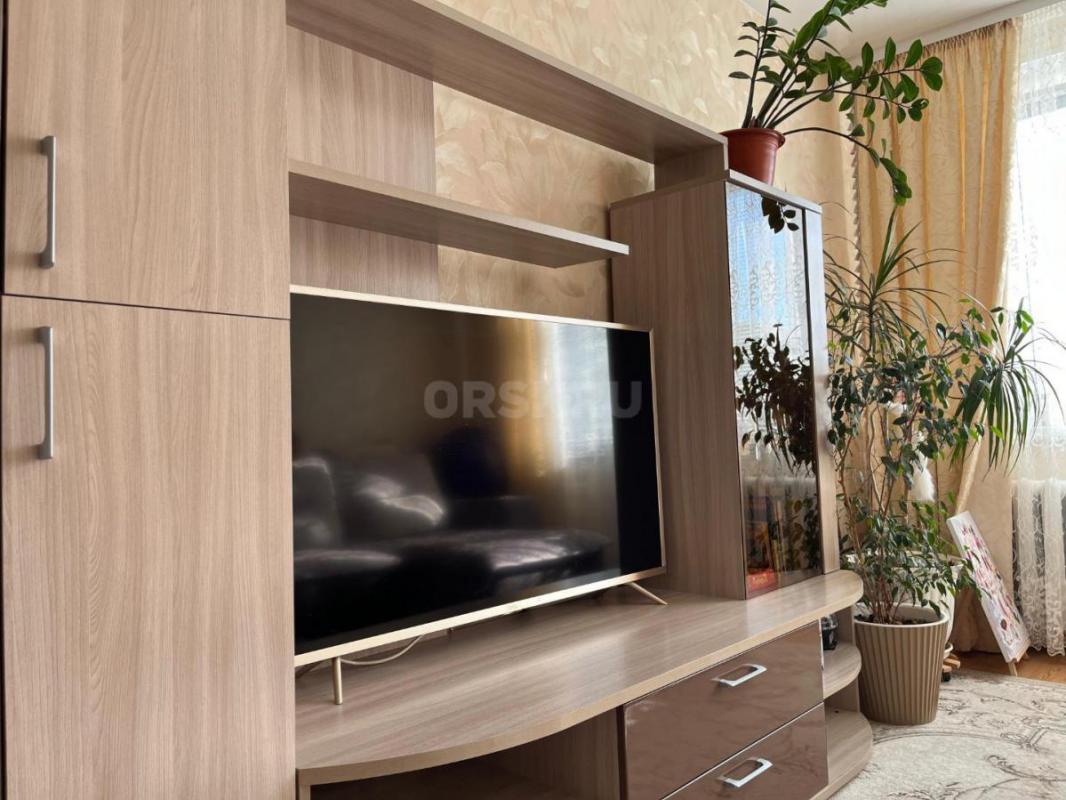 Продам тумбу под телевизор,  б/у в отличном состоянии . - Орск