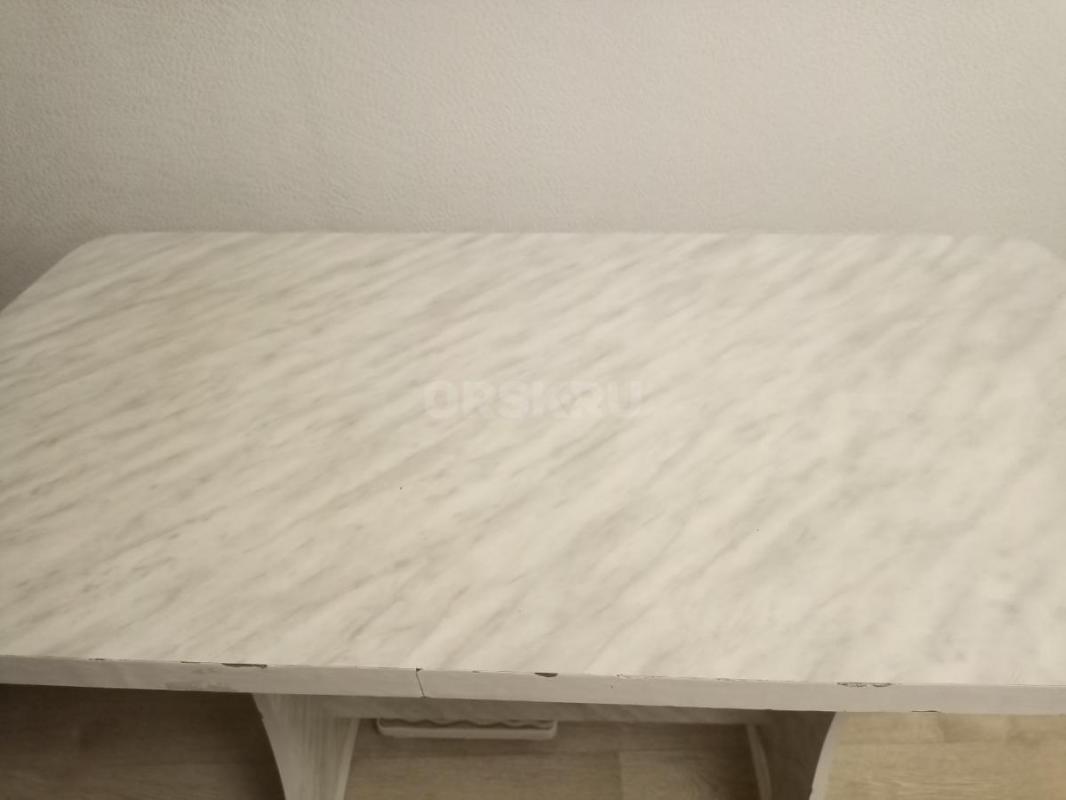 Стол кухонный б/у, в хорошем состоянии. - Орск