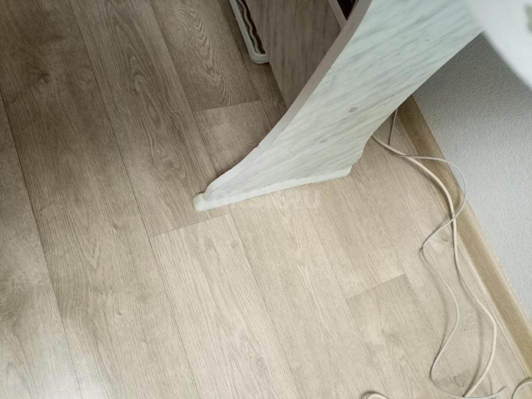 Стол кухонный б/у, в хорошем состоянии. - Орск