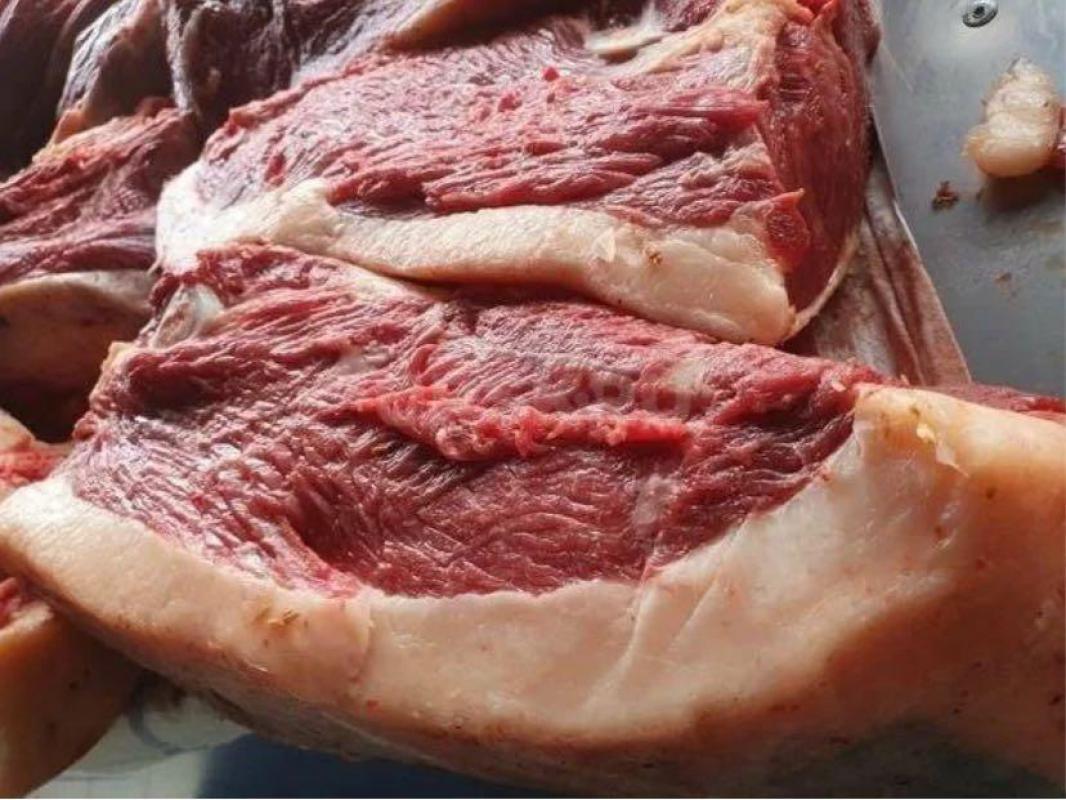 Продам мясо конина с откорма делим по ногам и кучкам в кучке 25-30кг есть бесплатная доставка до две - Орск