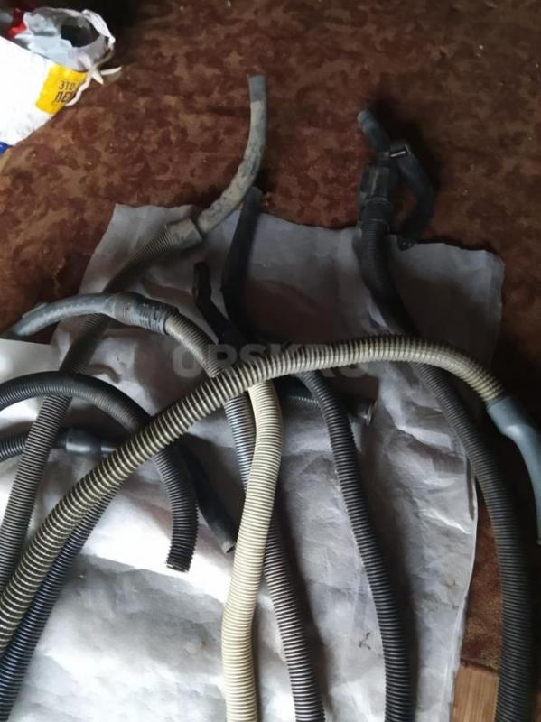 Продам шланги на пылесосы типа Самсунг и пылесосы на запчасти по 100 рублей за штуку. - Орск