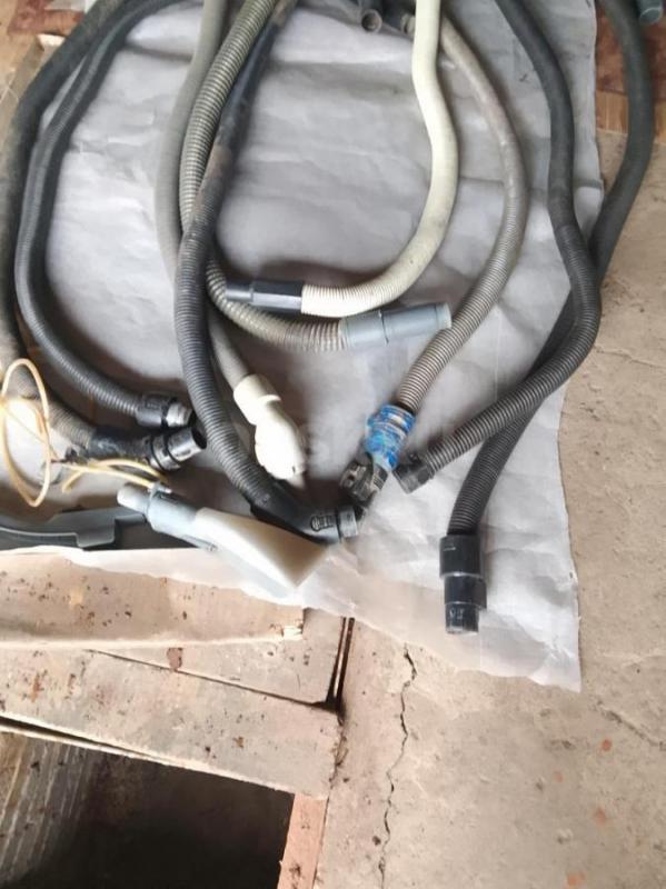 Продам шланги на пылесосы типа Самсунг и пылесосы на запчасти по 100 рублей за штуку. - Орск