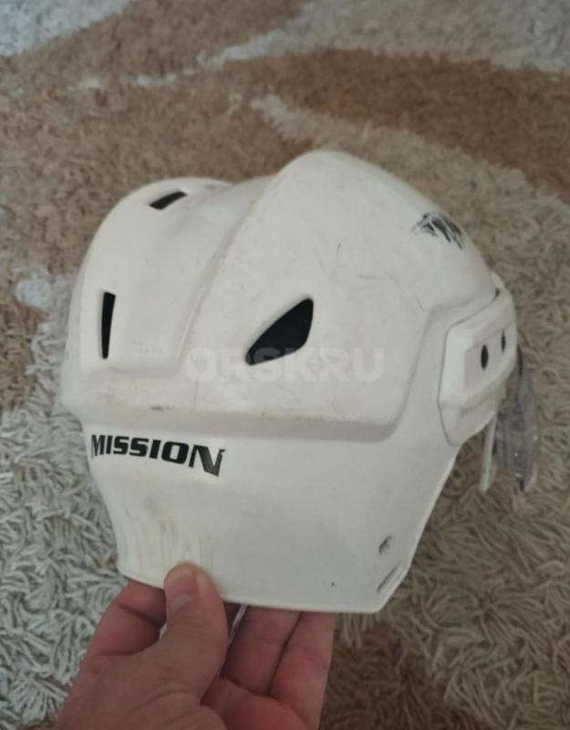 Продам недорого хоккейную экипировку в хорошем рабочем состоянии. - Орск