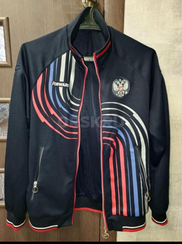Жилет и спортивный костюм Форвард 50 р в новом состоянии. - Орск