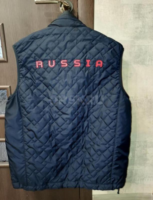 Жилет и спортивный костюм Форвард 50 р в новом состоянии. - Орск