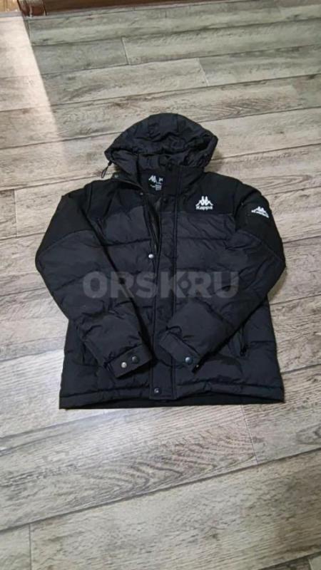 Продам в отличном состоянии вещи 
Куртка рост 152 осень 500 рублей 
Джинсы 146 см 200 рублей 
Туф - Орск