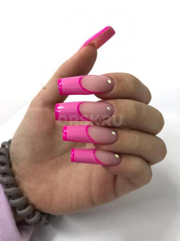 В студии маникюра CRAZY NAILS , вы можете получить такие услуги как : 
Маникюр укрепление / наращив - Орск