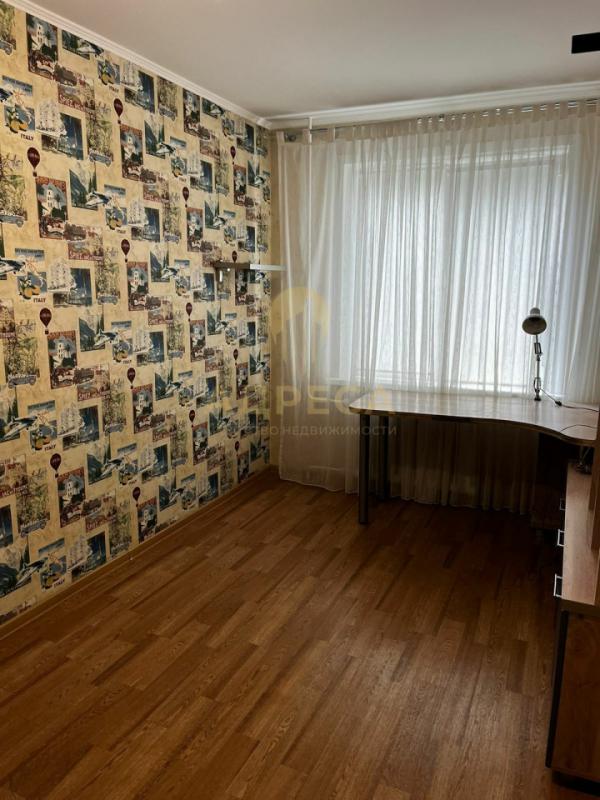 Продаётся трёхкомнатная квартира, общая площадь 61кв. - Новотроицк