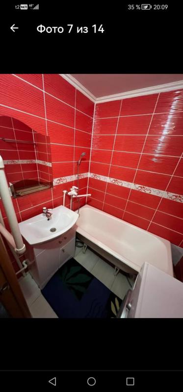 Продам 3 комнатную квартиру улучшенной планировки, вся инфраструктура рядом школа, детский сад, поли - Орск