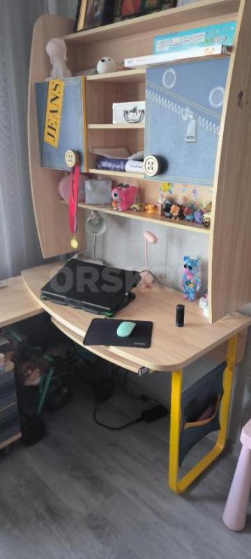 Детский гарнитур: зеркало-ростомер, комод, шифоньер, шкаф, угловой рабочий стол с тумбочкой и навесн - Орск