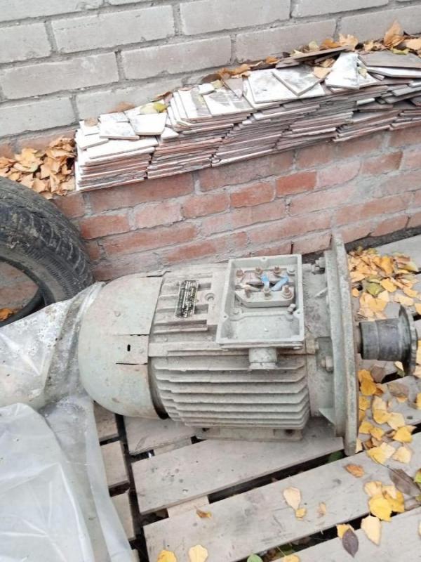 Продам двигатели асинхронные 22 кВт/1500 оборотов, 30кВт/1500 оборотов, 2.2 кВт/1000 оборотов, самов - Орск