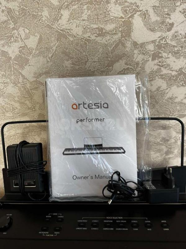 Продам цифровое пианино Artesia Performer (88 клавиш, цвет черный) в  отличном состоянии (ребенок за - Орск