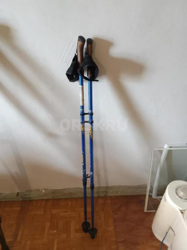 Продам костыли подмышечные , скандинавские палки для ходьбы регулируемые по 700 рублей за пару. - Орск