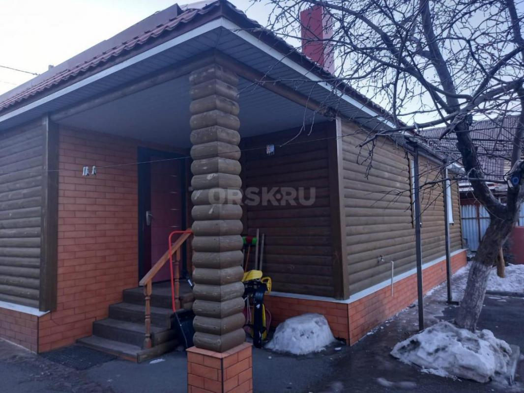Продам уютный, светлый, просторный жилой дом в прекрасном районе города по адресу: ул. - Орск