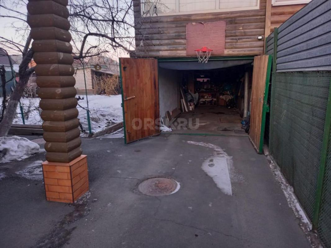 Продам уютный, светлый, просторный жилой дом в прекрасном районе города по адресу: ул. - Орск