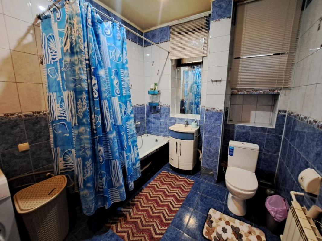 Продам светлую и очень уютную 3 ком, кв на 1эт, 2эт. - Орск