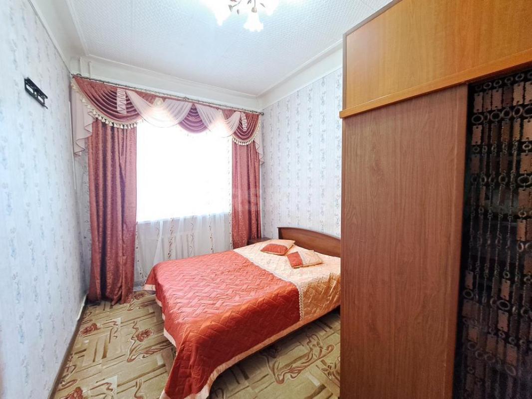 Продам светлую и очень уютную 3 ком, кв на 1эт, 2эт. - Орск