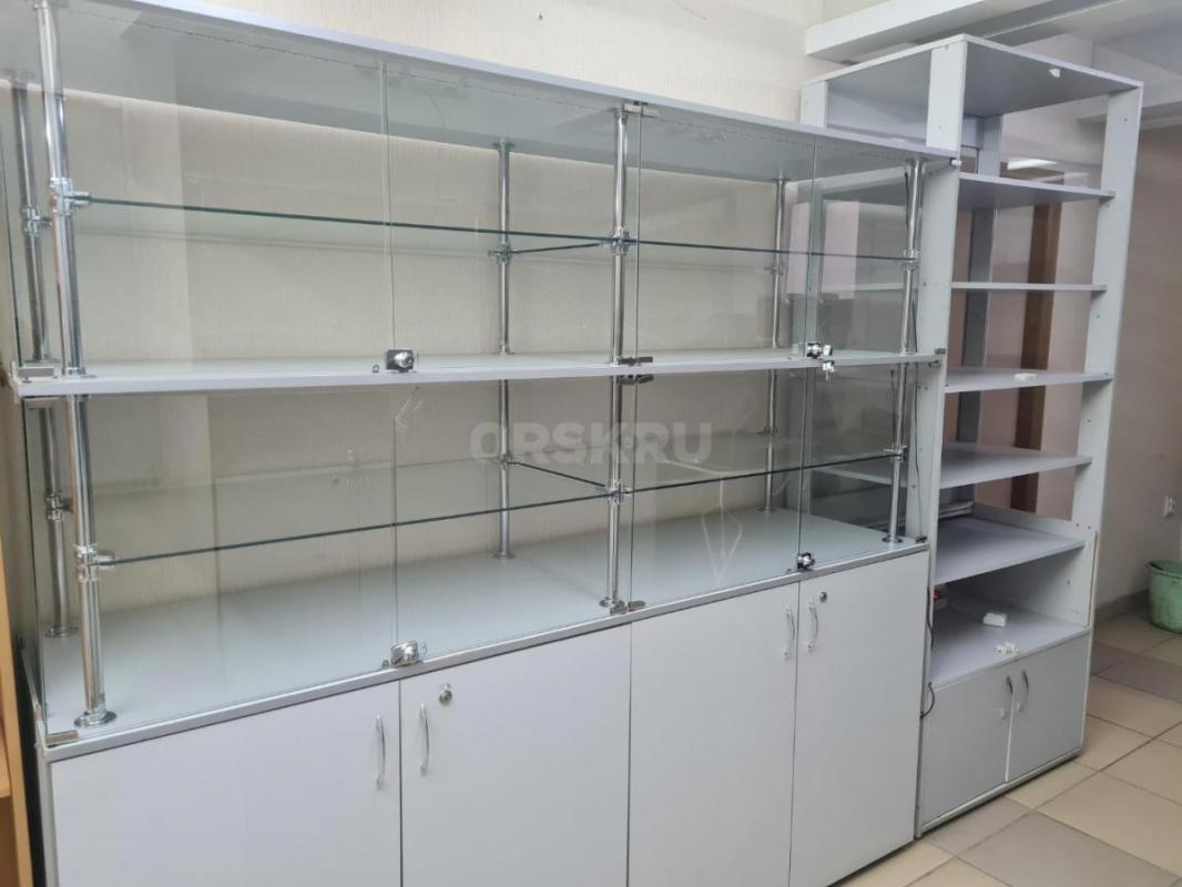 Продам торговое оборудование, рецепшен, витрины и т. - Орск