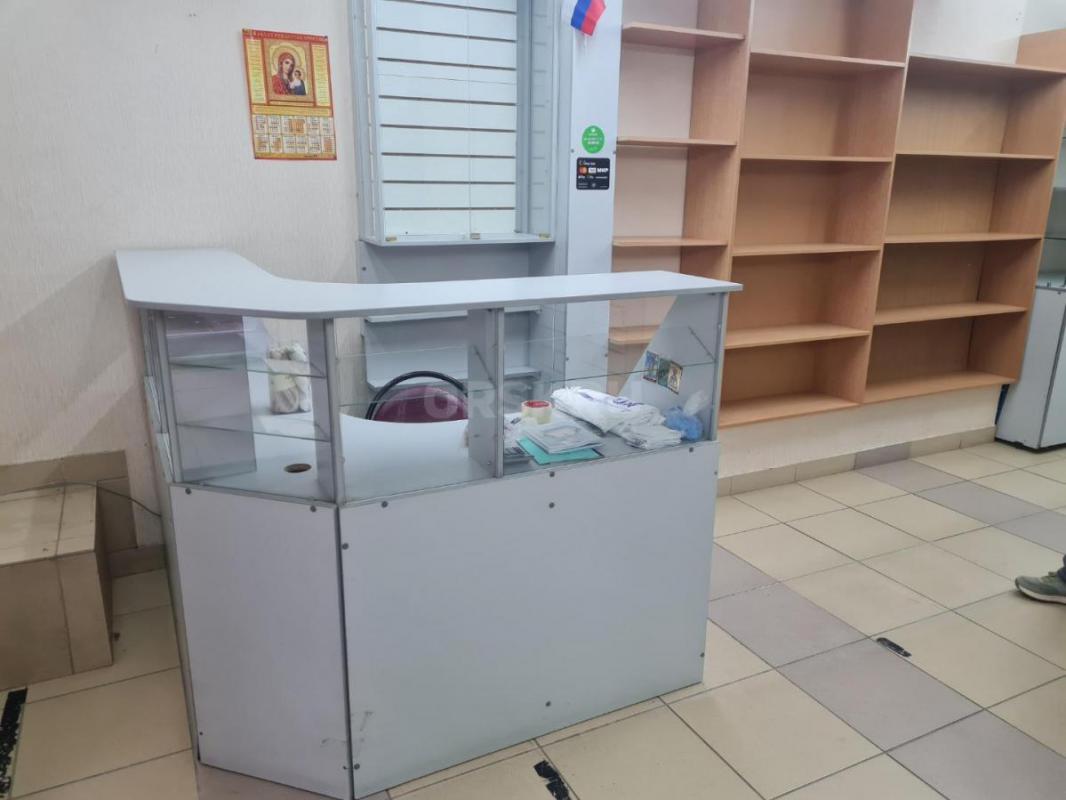 Продам торговое оборудование, рецепшен, витрины и т. - Орск