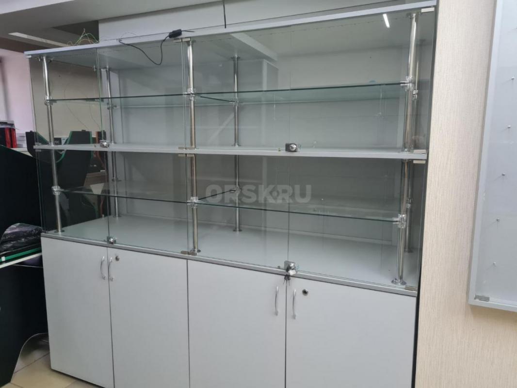 Продам торговое оборудование, рецепшен, витрины и т. - Орск